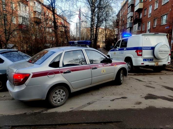 В Нижнем Новгороде сотрудники Росгвардии задержали мужчину, открывшего стрельбу с балкона жилого дома