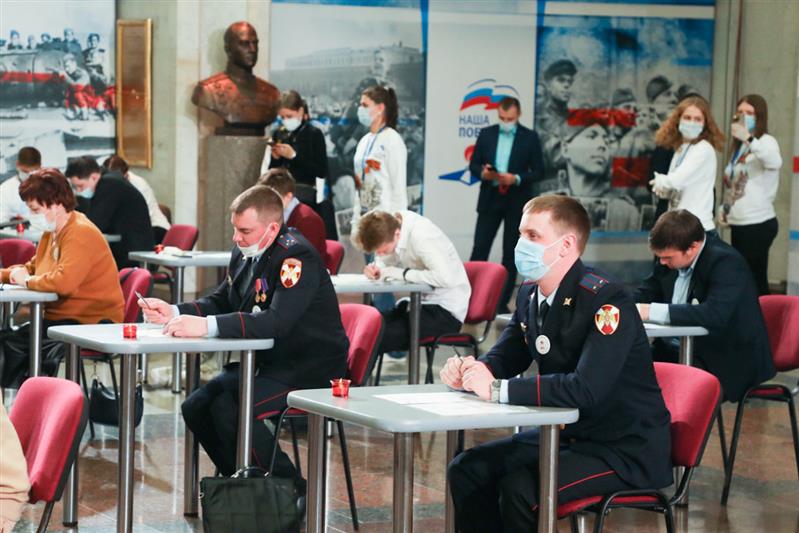 Генерал-полковник Олег Плохой принял участие  в торжественном открытии  всероссийской акции «Диктант Победы» (видео)