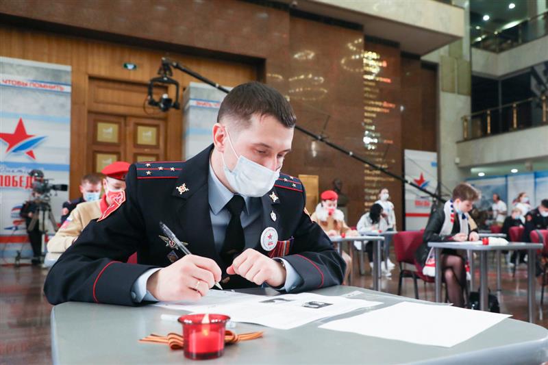 Генерал-полковник Олег Плохой принял участие  в торжественном открытии  всероссийской акции «Диктант Победы» (видео)