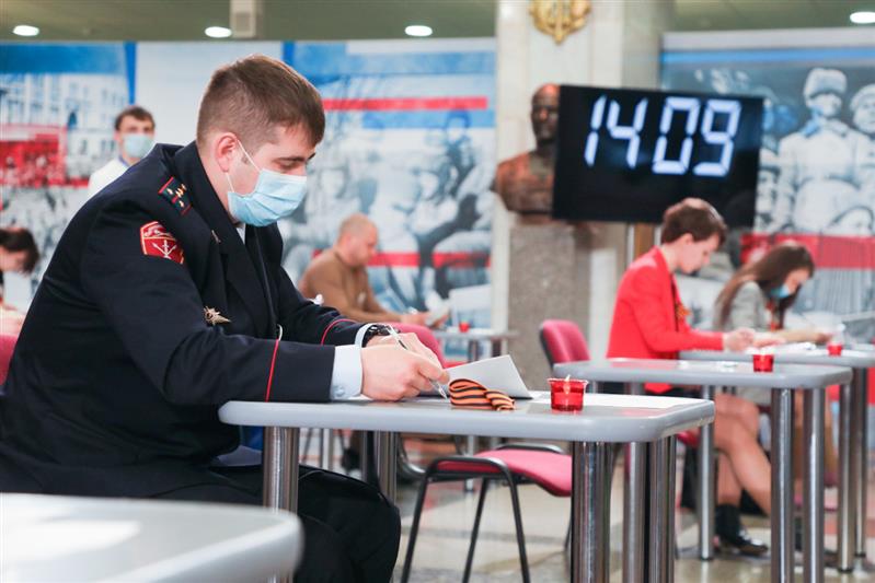 Генерал-полковник Олег Плохой принял участие  в торжественном открытии  всероссийской акции «Диктант Победы» (видео)