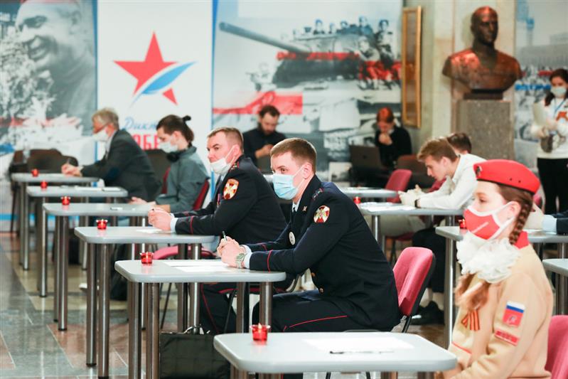 Генерал-полковник Олег Плохой принял участие  в торжественном открытии  всероссийской акции «Диктант Победы» (видео)