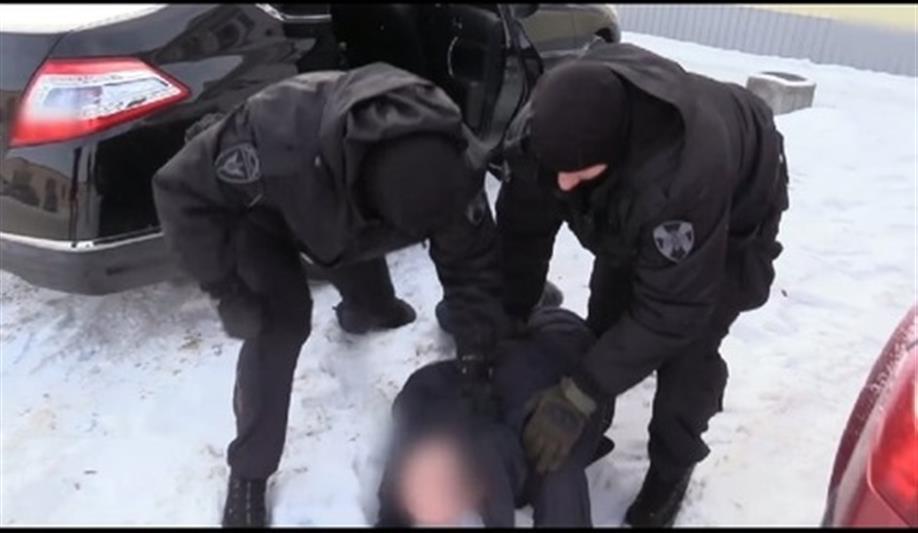 В Белгородской области бойцы ОМОН задержали торговцев нелегальными      стоматологическими материалами