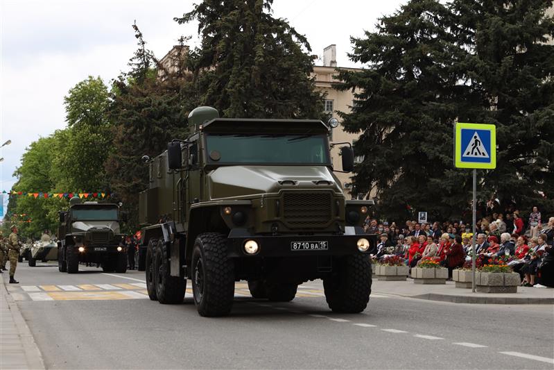 Военнослужащие Росгвардии приняли участие в параде Победы в столице СКФО 