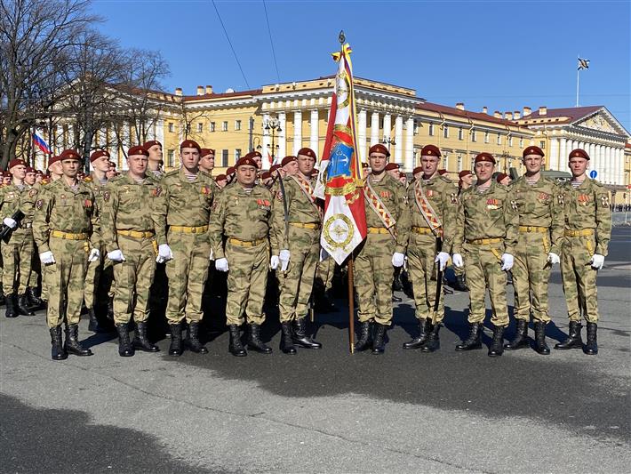 Военнослужащие Северо-Западного округа Росгвардии стали участниками парада Победы на Дворцовой площади (видео)