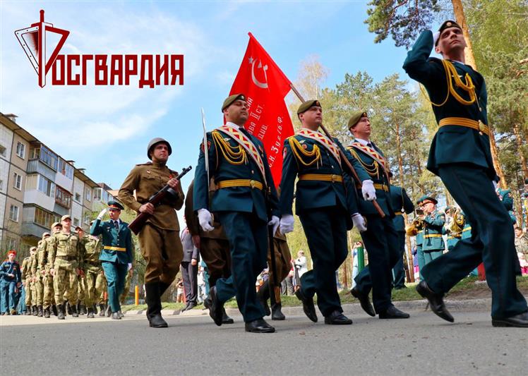 Военнослужащие озерской дивизии Росгвардии поздравили с Днём Победы фронтовиков и тружеников тыла