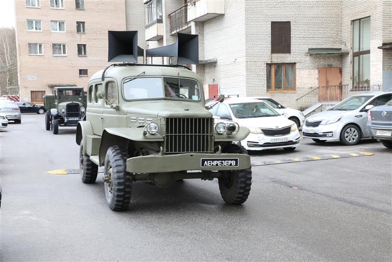 Росгвардейцы Северо-Западного округа приняли участие в акции «Парад у дома ветерана»