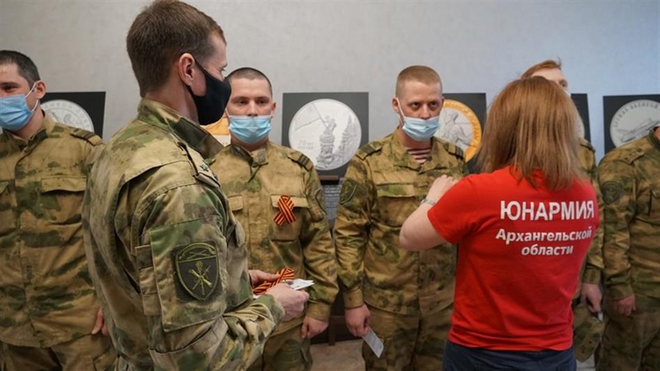 В Северо-Западном округе Росгвардии проходит акция "Георгиевская ленточка"