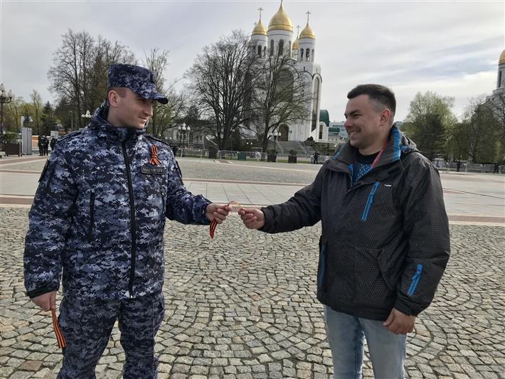 В Северо-Западном округе Росгвардии проходит акция "Георгиевская ленточка"