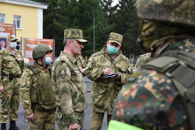Командующий Сибирским округом Росгвардии проверил организацию службы подразделений ведомства в Томской области