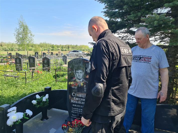 Сотрудники вологодского ОМОН Росгвардии почтили память погибшего коллеги