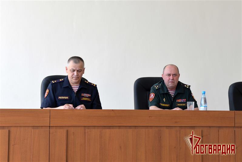 В Зауралье заместитель командующего Уральским округом Росгвардии провел вечер вопросов и ответов для личного состава