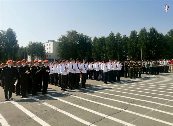 На базе новосибирского военного института Росгвардии прошел финал городской военно-спортивной игры «Победа»