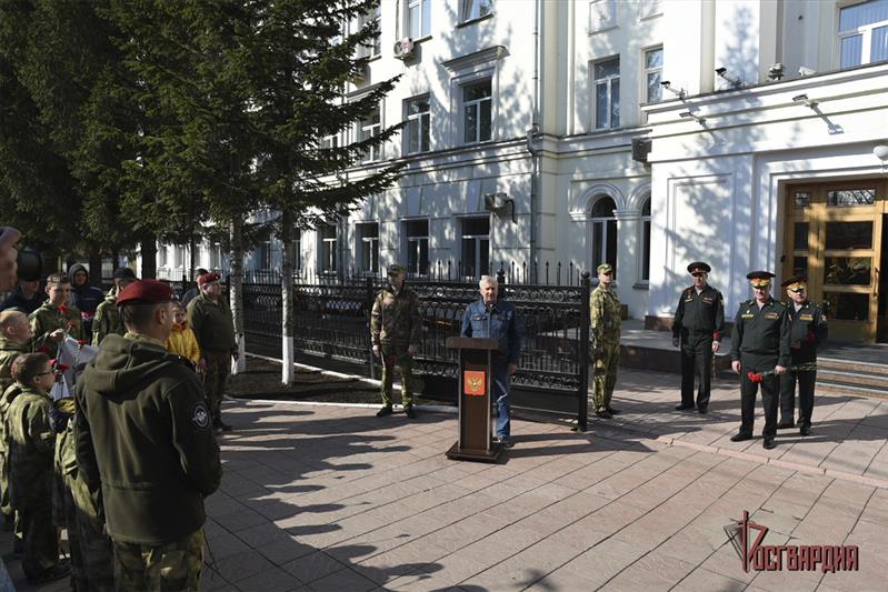 В Новосибирске дан старт автопробегу Росгвардии «Вахта памяти. Сыны Великой Победы»