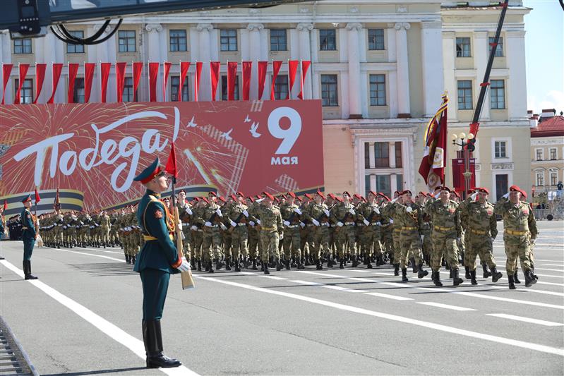 Военнослужащие Северо-Западного округа Росгвардии стали участниками парада Победы на Дворцовой площади (видео)