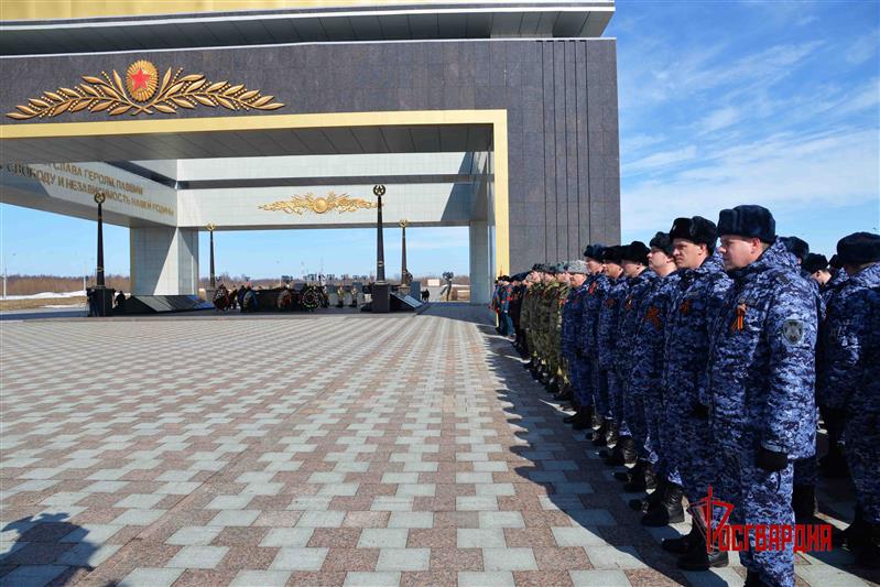 В городах Урала прошли парады Победы с участием росгвардейцев