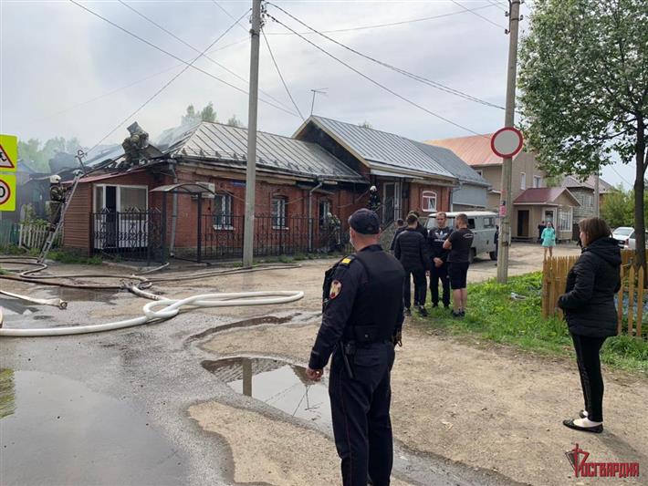 В Томске  сотрудники Росгвардии эвакуировали жильцов дома во время пожара 
