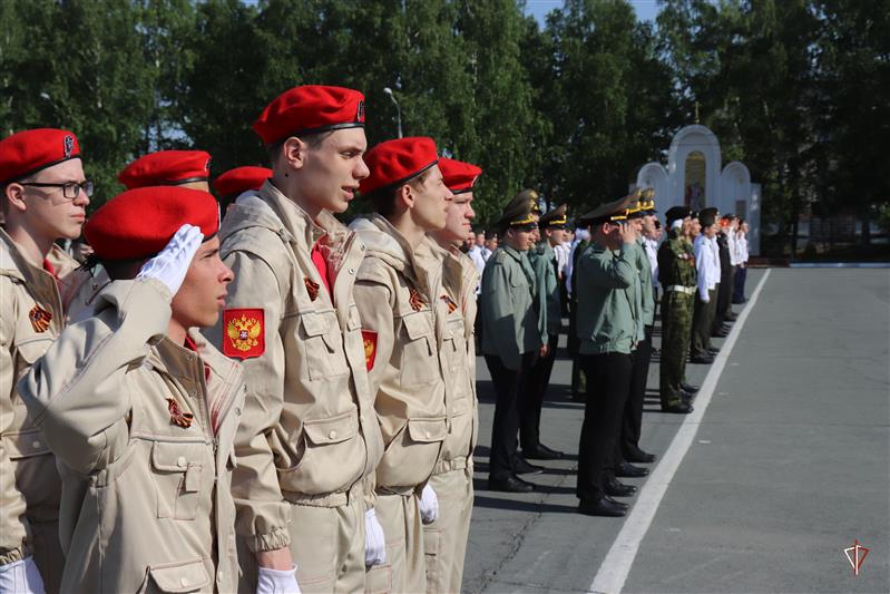 На базе новосибирского военного института Росгвардии прошел финал городской военно-спортивной игры «Победа»