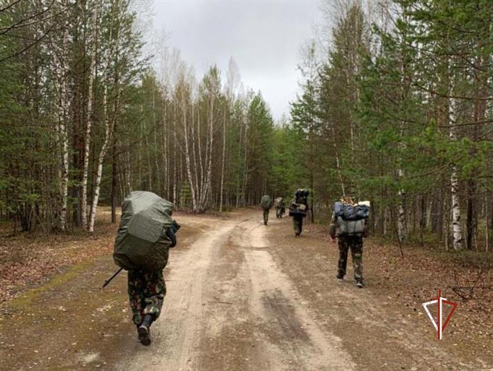 Полевой выход сотрудников ОМОН «Стерх» Росгвардии прошёл в Югре (видео)  