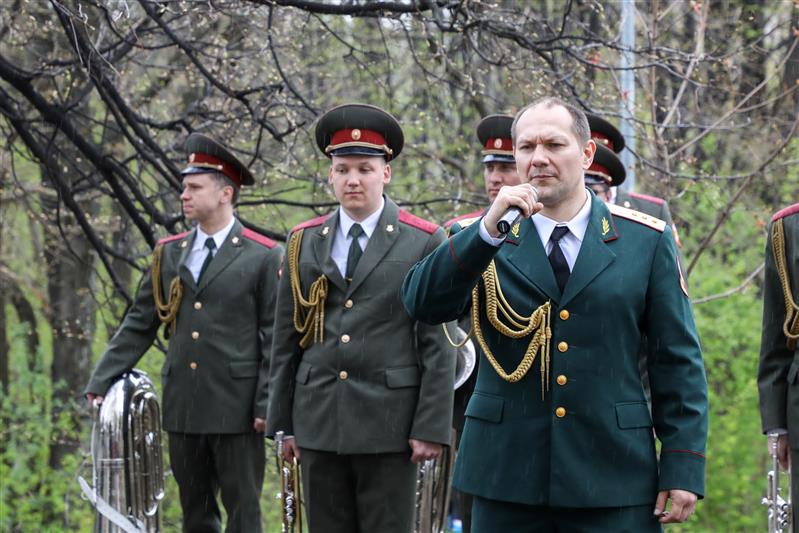 Росгвардия продолжает патриотическую акцию «Парад у дома ветерана»