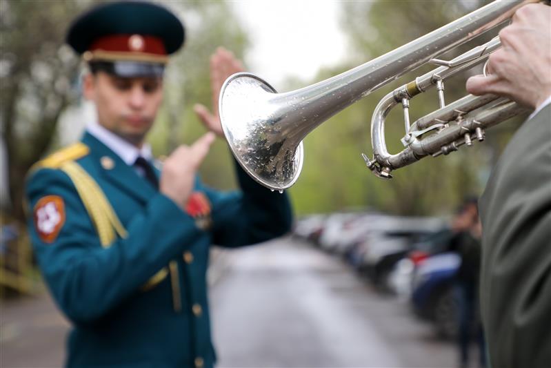 Росгвардия продолжает патриотическую акцию «Парад у дома ветерана»