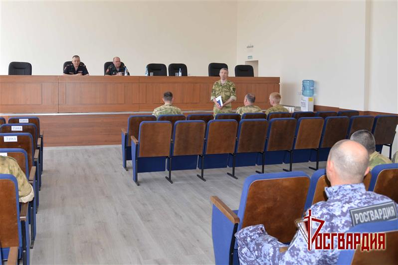 В Зауралье заместитель командующего Уральским округом Росгвардии провел вечер вопросов и ответов для личного состава