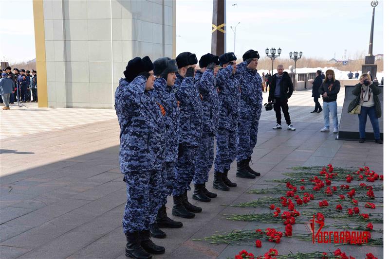 В городах Урала прошли парады Победы с участием росгвардейцев