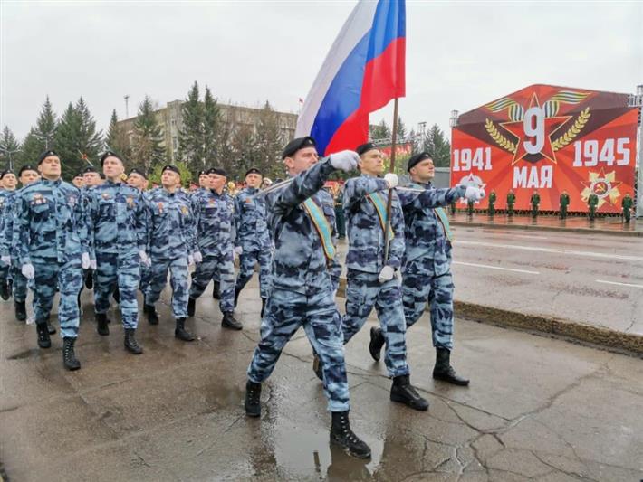 Росгвардейцы Восточного округа приняли участие в парадах Победы