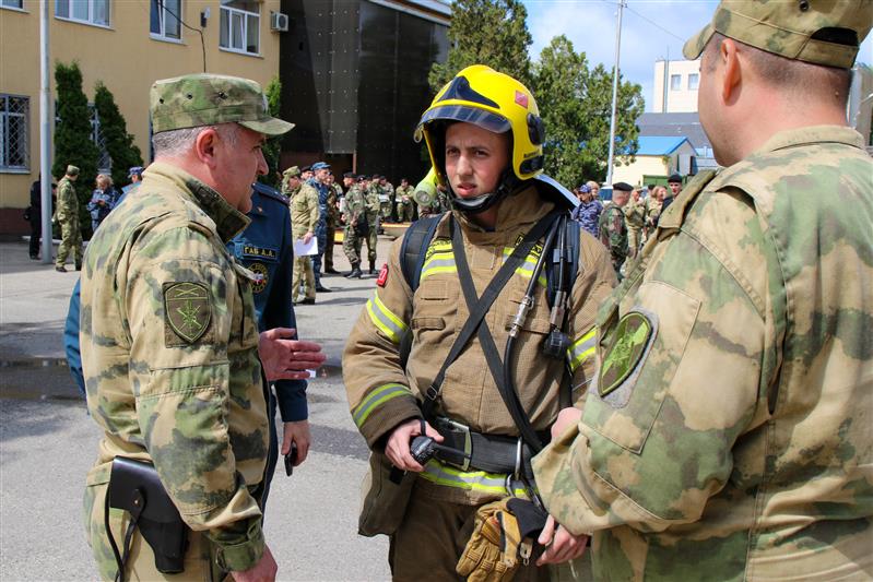Совместные пожарно-тактические учения сотрудников Росгвардии и МЧС прошли в Ставрополе