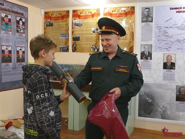 Росгвардия исполнила мечту 10-летнего томича, который хочет стать военным 