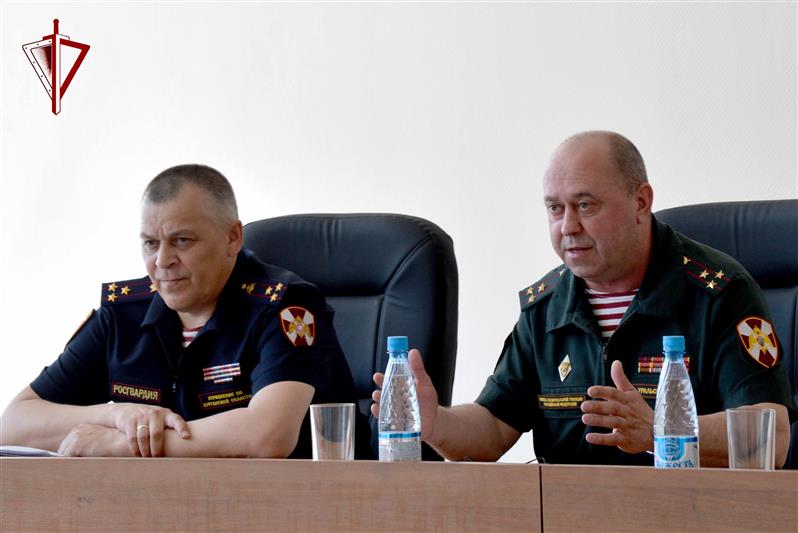 В Зауралье заместитель командующего Уральским округом Росгвардии провел вечер вопросов и ответов для личного состава