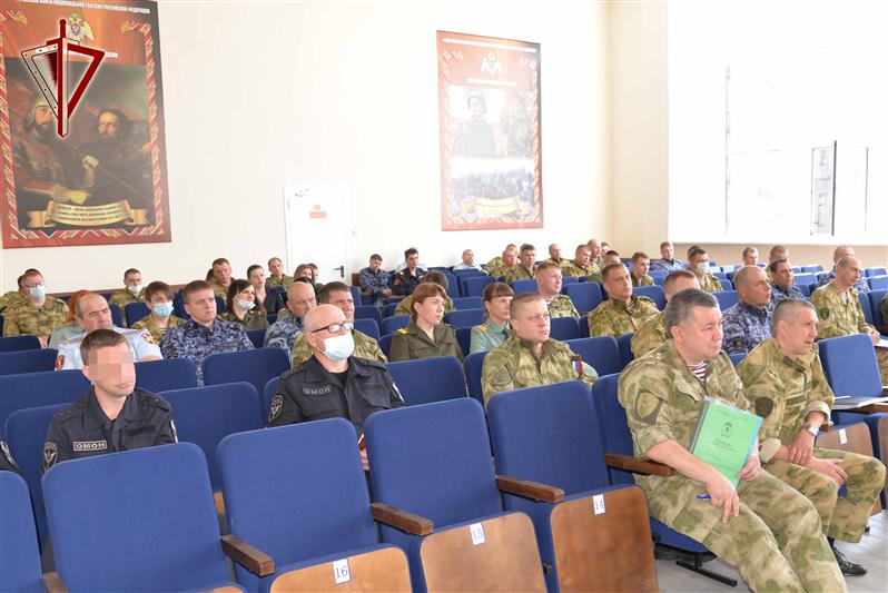 В Зауралье заместитель командующего Уральским округом Росгвардии провел вечер вопросов и ответов для личного состава