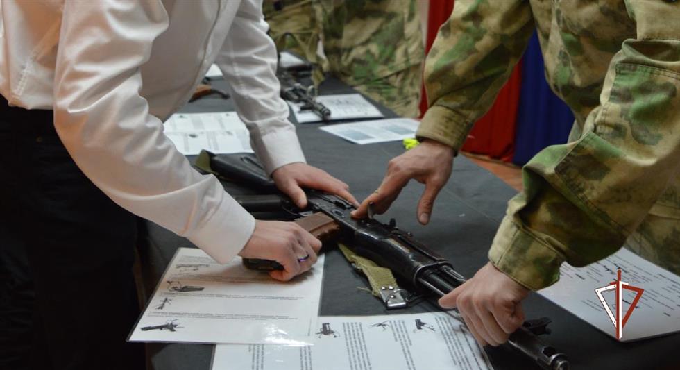 В тюменский центр подготовки кинологов Росгвардии прибыло молодое пополнение 