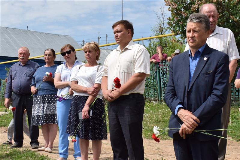 В Татарстане установили мемориальную доску Герою России лейтенанту Алексею Козину, погибшему при исполнении воинского долга
