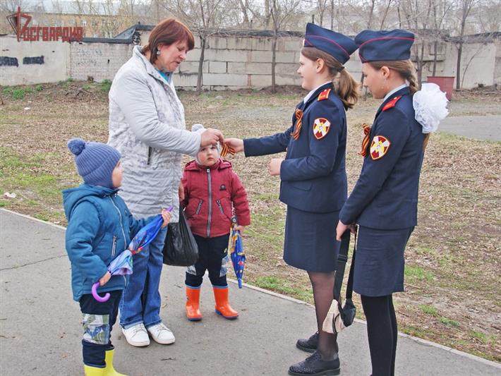 В Сибирском округе Росгвардии продолжается всероссийская акция «Георгиевская ленточка»