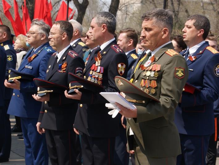 В День Победы росгвардейцы-сибиряки возложили цветы к обелискам Великой Отечественной войны