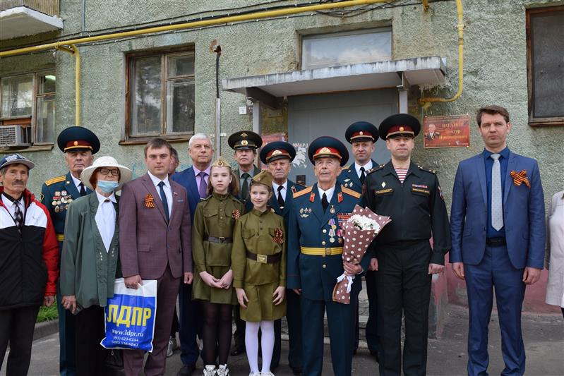 Саровские росгвардейцы провели «Парад у дома ветерана»