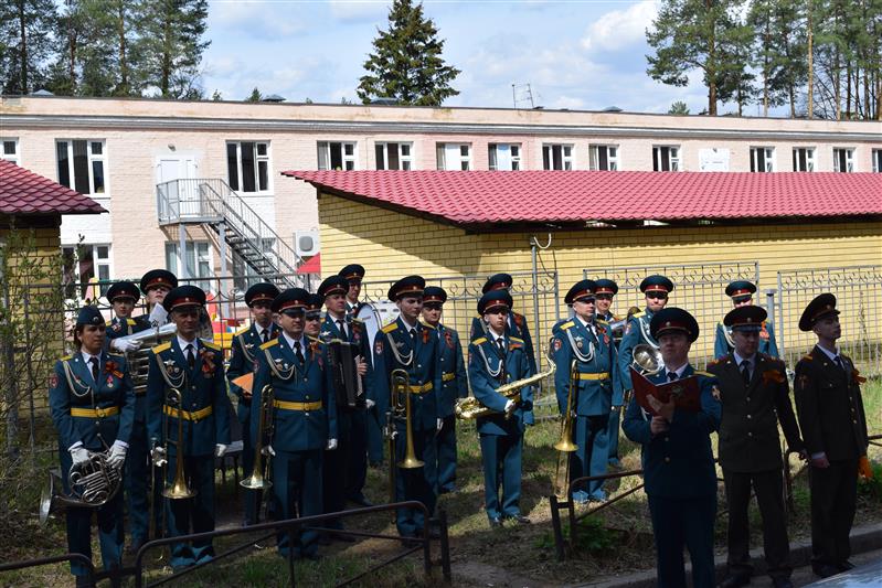 Саровские росгвардейцы провели «Парад у дома ветерана»