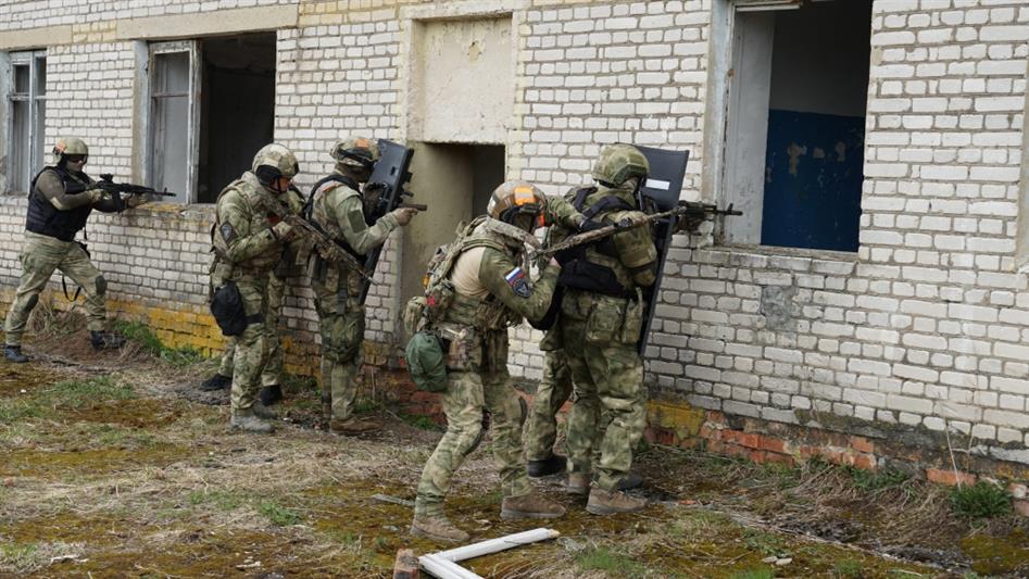 Псковский СОБР Росгвардии завершил комплексные занятия в полевых условиях