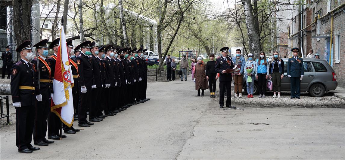 В Приволжье росгвардейцы провели патриотическую акцию «Парад у дома ветерана»