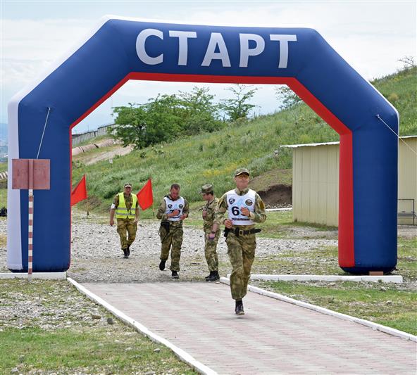 В грозненском соединении Росгвардии состоялся чемпионат по служебному биатлону и легкоатлетическому кроссу