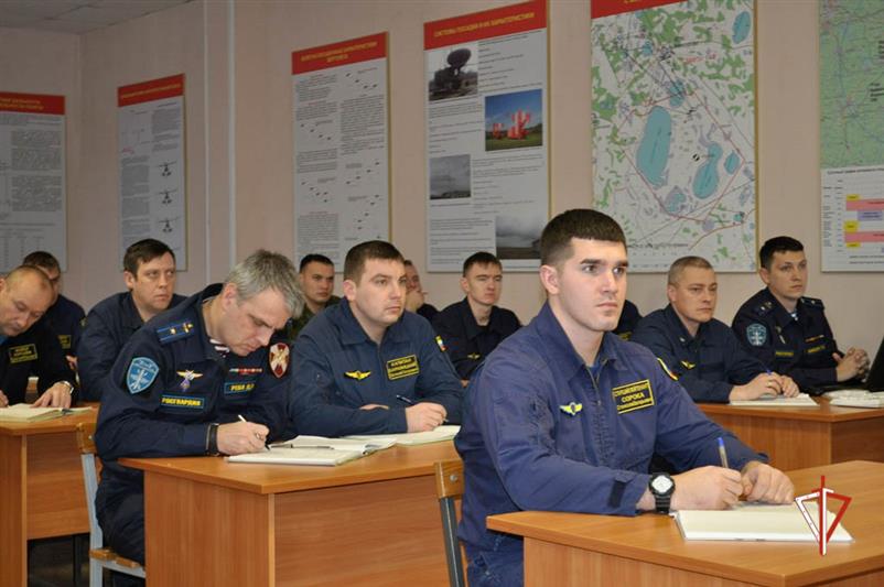В Екатеринбурге состоялся учебно-методический сбор летного состава отдельной авиационной эскадрильи Росгвардии