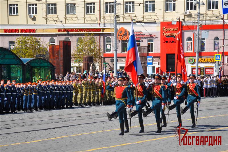 Парадный расчет Уральского округа Росгвардии принял участие в генеральной репетиции парада Победы в Екатеринбурге