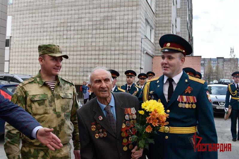 В Лесном и Миассе ветераны Великой Отечественной войны получили персональные поздравления от Росгвардии (видео) 