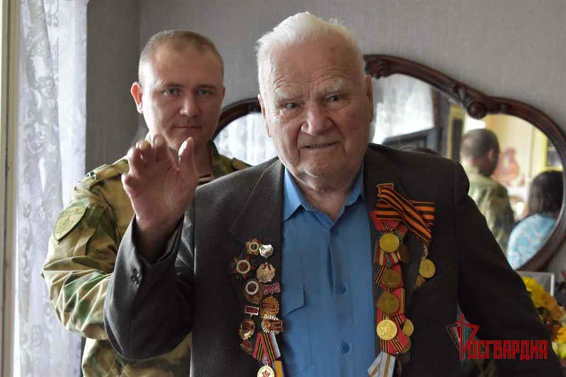 В Лесном и Миассе ветераны Великой Отечественной войны получили персональные поздравления от Росгвардии (видео) 