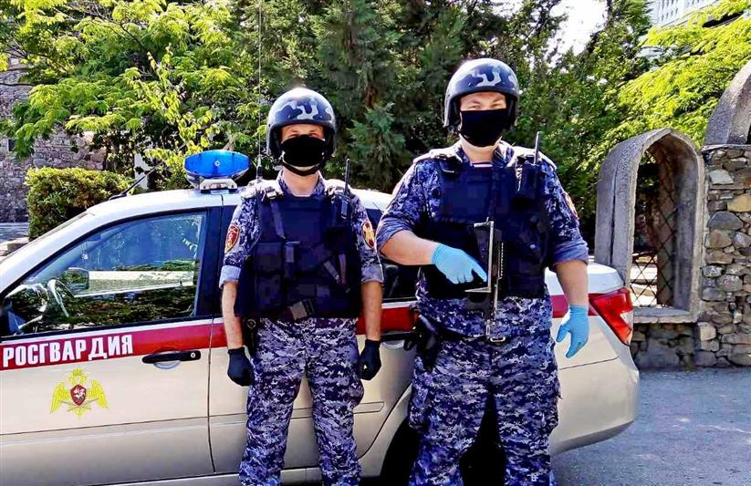 В Крыму росгвардейцы пришли на помощь попавшим в ДТП гражданам
