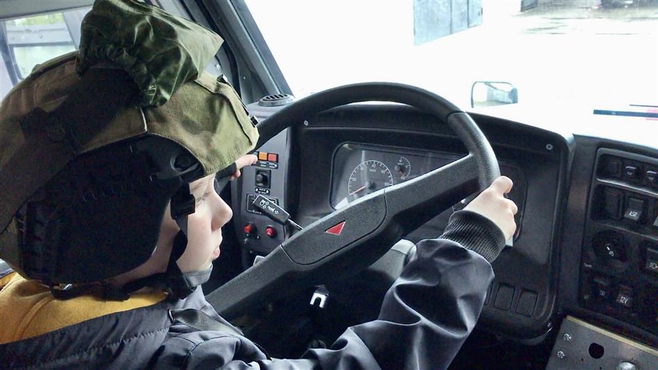 В Калининграде росгвардейцы исполнили мечту ребенка стать спецназовцем