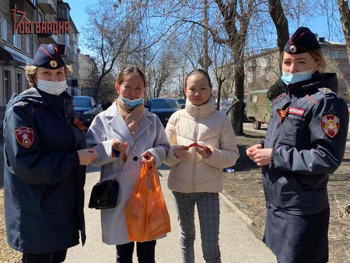 В Сибирском округе Росгвардии продолжается всероссийская акция «Георгиевская ленточка»