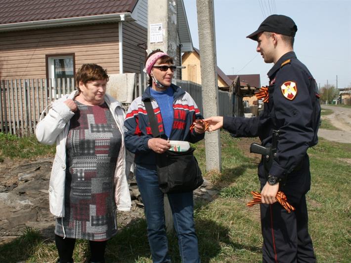 В Сибирском округе Росгвардии продолжается всероссийская акция «Георгиевская ленточка»