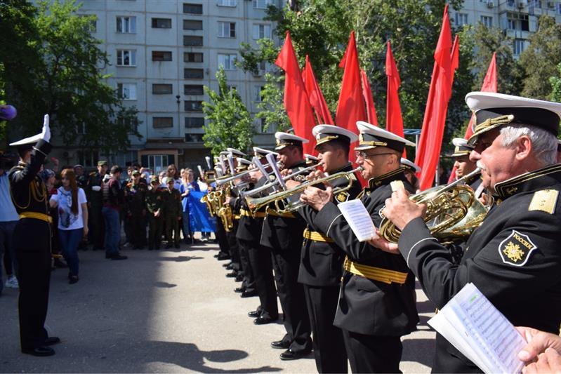 В Дагестане росгвардейцы поздравили фронтовиков с 76-й годовщиной великой Победы 