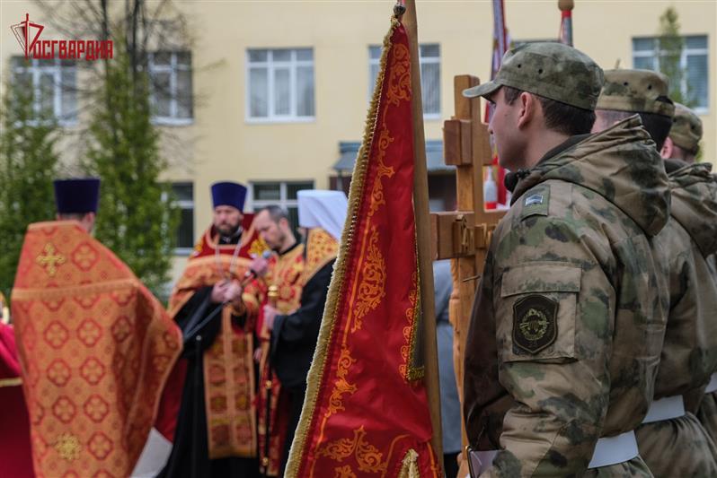 В часовню смоленского отдельного отряда специального назначения Центрального округа Росгвардии переданы мощи Георгия Победоносца